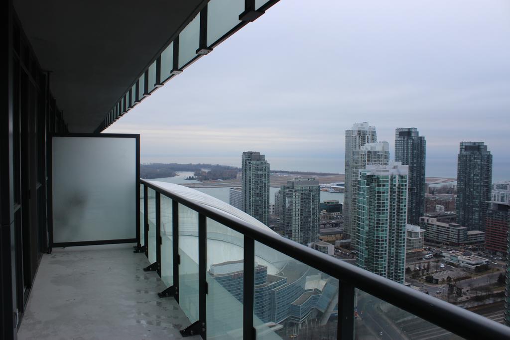 Atlas Suites - Cn Tower & Convention Centre トロント エクステリア 写真
