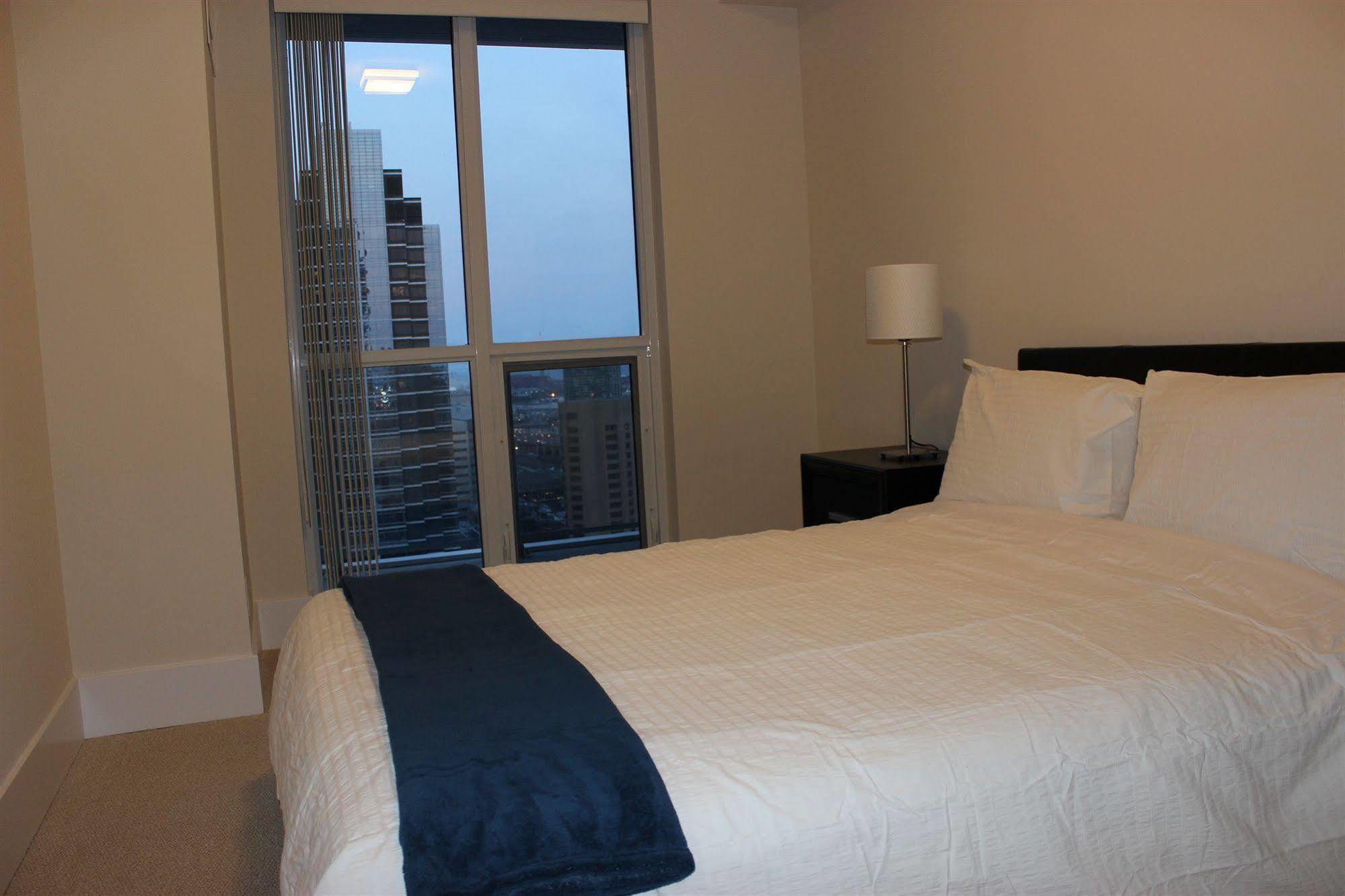 Atlas Suites - Cn Tower & Convention Centre トロント エクステリア 写真